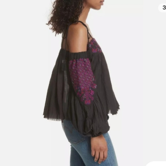 Free People " Vacay Vibin" Cold Shoulder Embroidered top - Picture 5 of 8